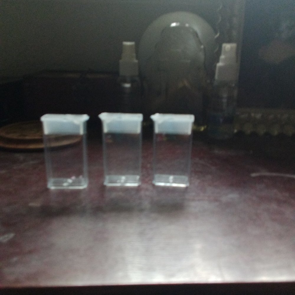 Miscellaneous bead holding three-piece container
